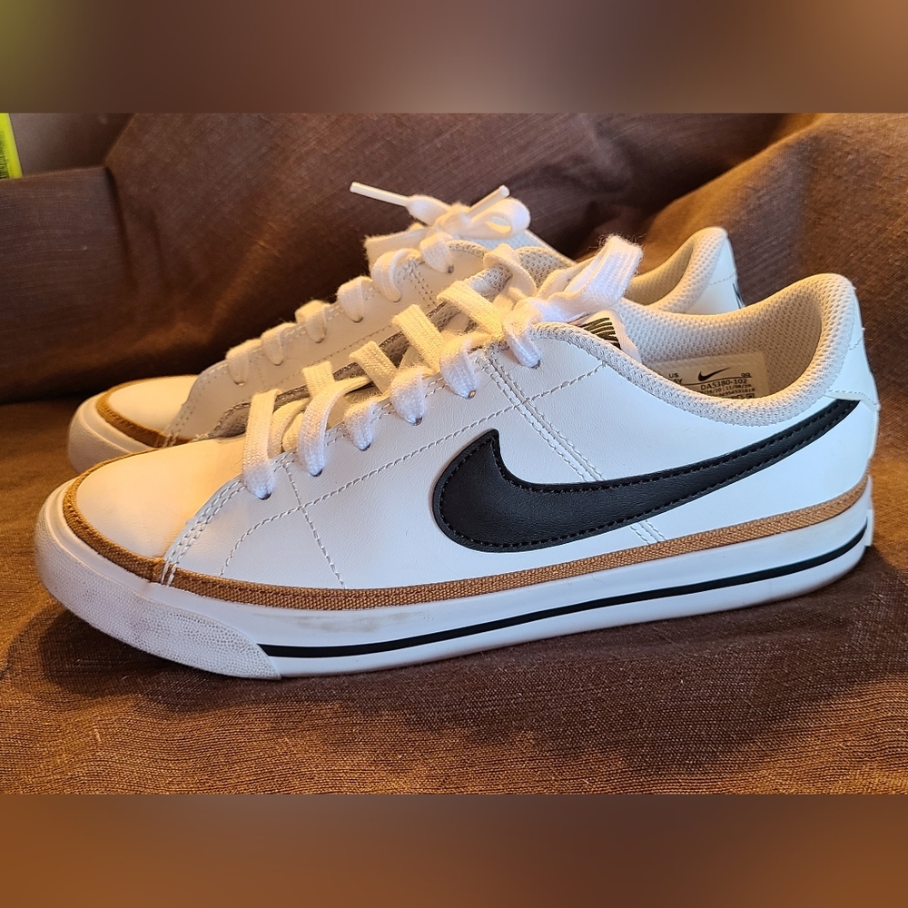 Boys Nike Big Kid Court Legacy Size 3.5